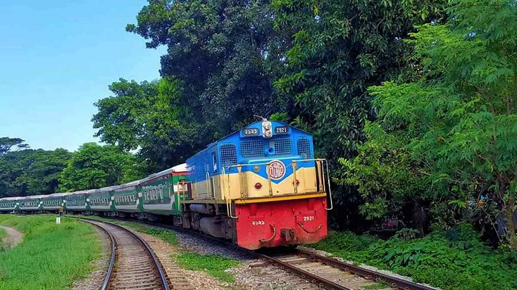 নাশকতার আশঙ্কায় ছয় ট্রেন বন্ধ ঘোষণা